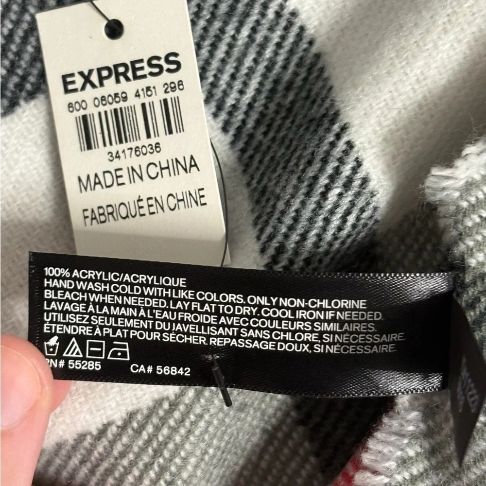 New with tags, womens express brand scarf, #H1160